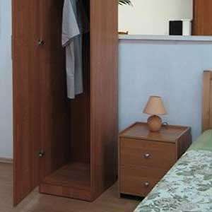 «Олимп-мебель»: 1-но дверные шкафы для спальни
